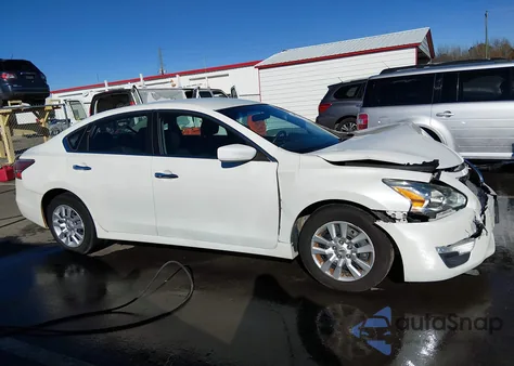 2014 Nissan Altima 2.5/2.5 S/2.5 Sl/2.5 Sv z USA, uszkodzony, nr VIN 1N4AL3AP5EN381238